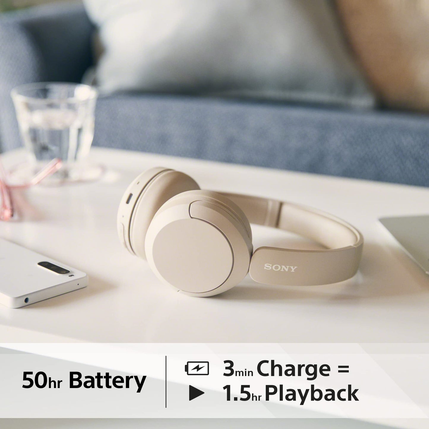 Sony WH-CH520 Draadloze Bluetooth-hoofdtelefoon, tot 50 uur batterijduur met snellaadfunctie, on-ear model, beige